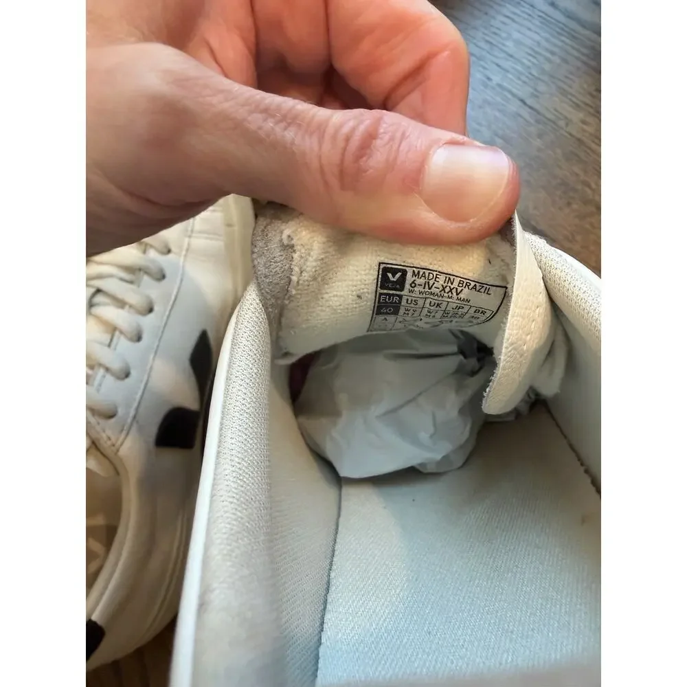 Veja Campo Sneaker White/black Leather Women's Sz @ $180